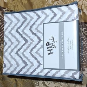 4 piece Microfiber Queen Sheet Set